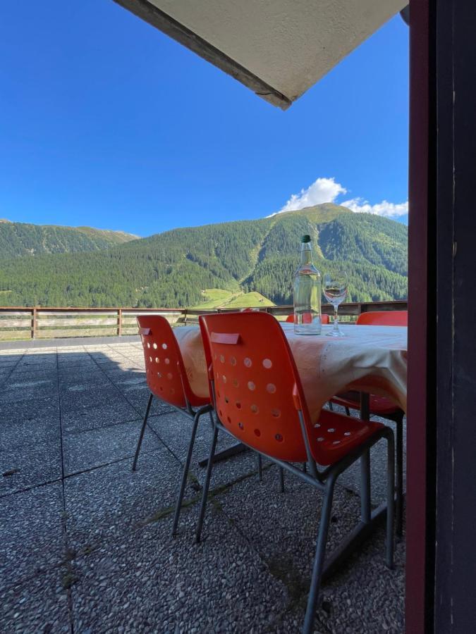Hotel Restaurant Gommerhof Reckingen Eksteriør billede