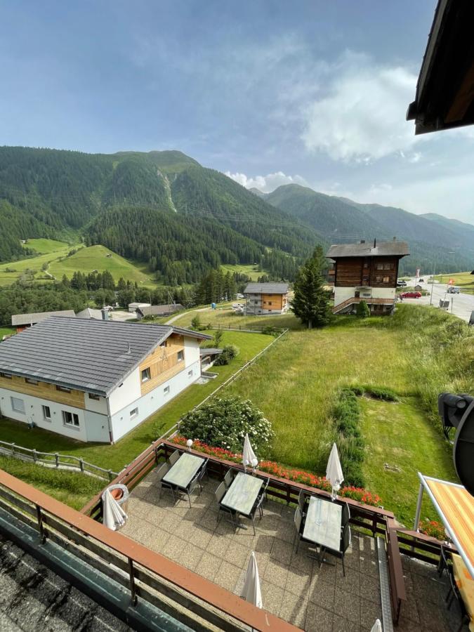 Hotel Restaurant Gommerhof Reckingen Eksteriør billede